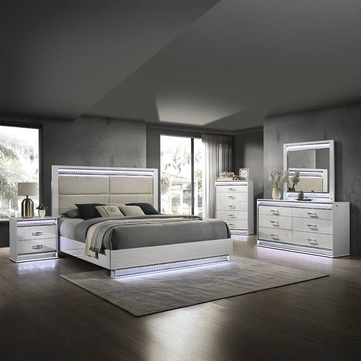 Glam King 5 Pc Bedroom Set in White