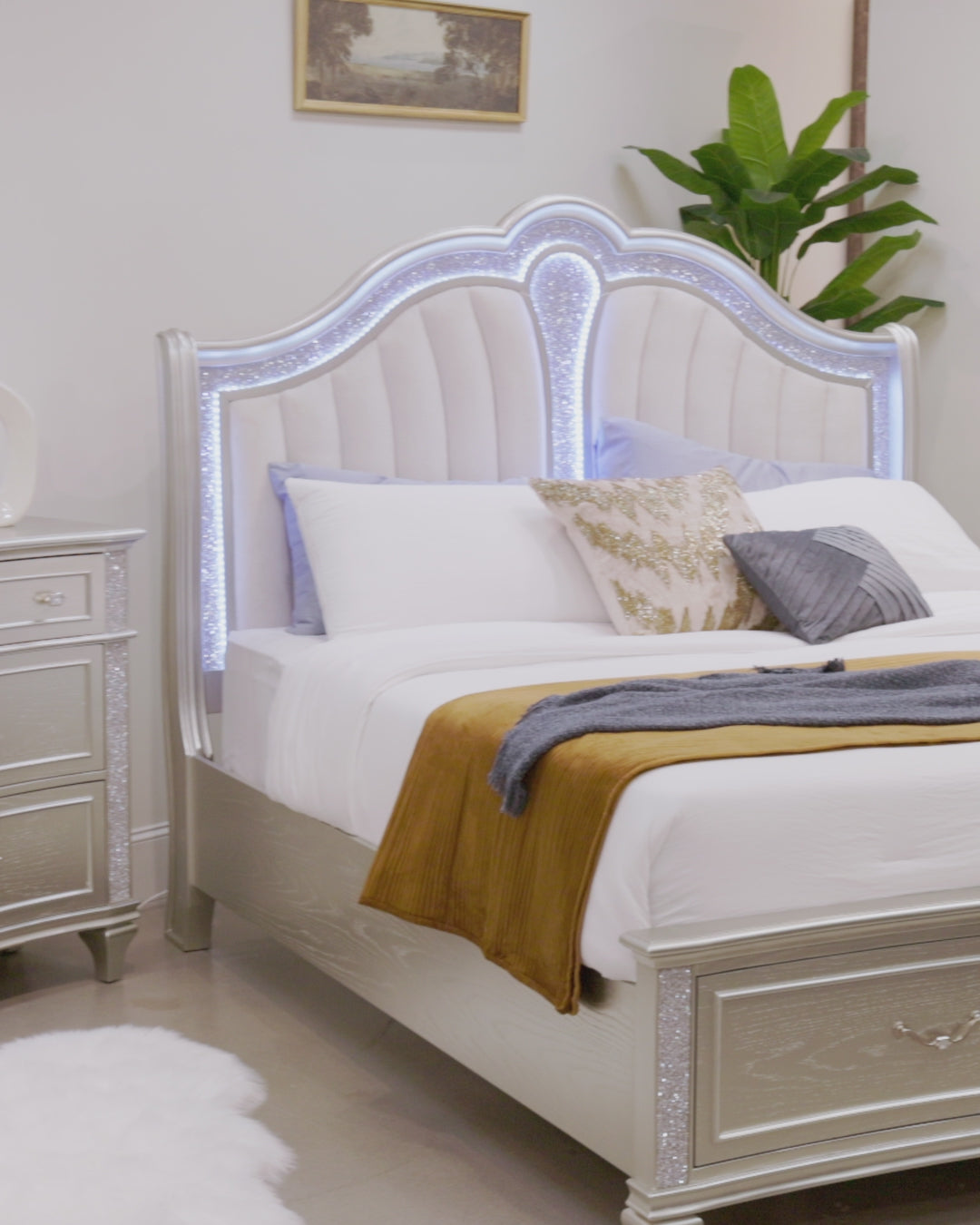 Mystic Queen 5 Pc Bedroom Set in Silver